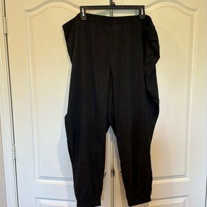 Eloquii Essentials black ankle pants elastic waist, 2 pockets and elastic ankle